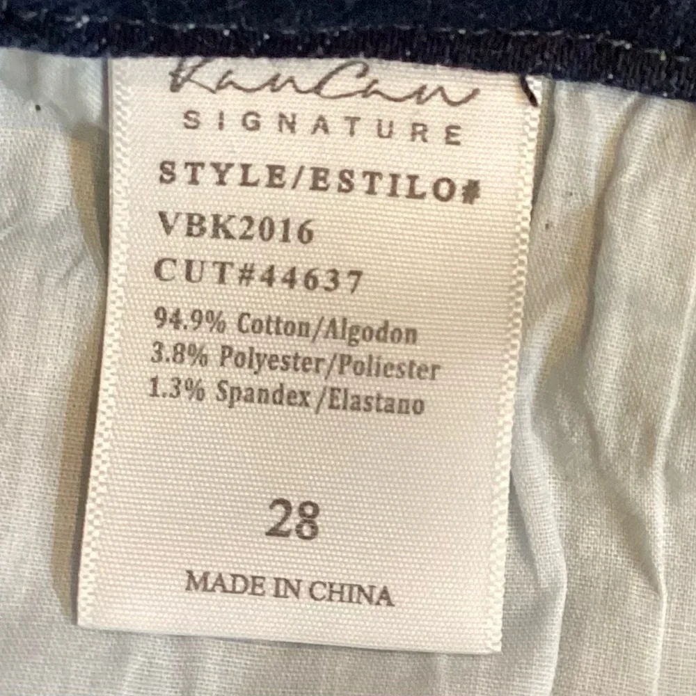 KanCan 28 (US 5/6) Mid Rise Denim Women’s Bermuda Jeans Shorts Stretch